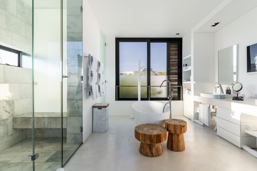 6 Bedroom Property for Sale in Yzerfontein Western Cape